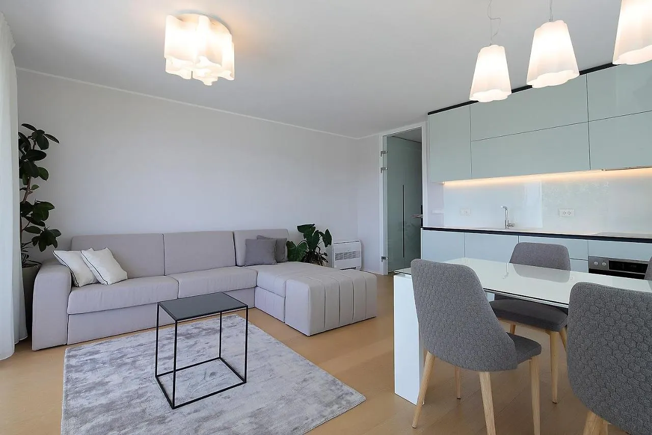 New Apartment With Swimming Pool Near The Beach Ičići