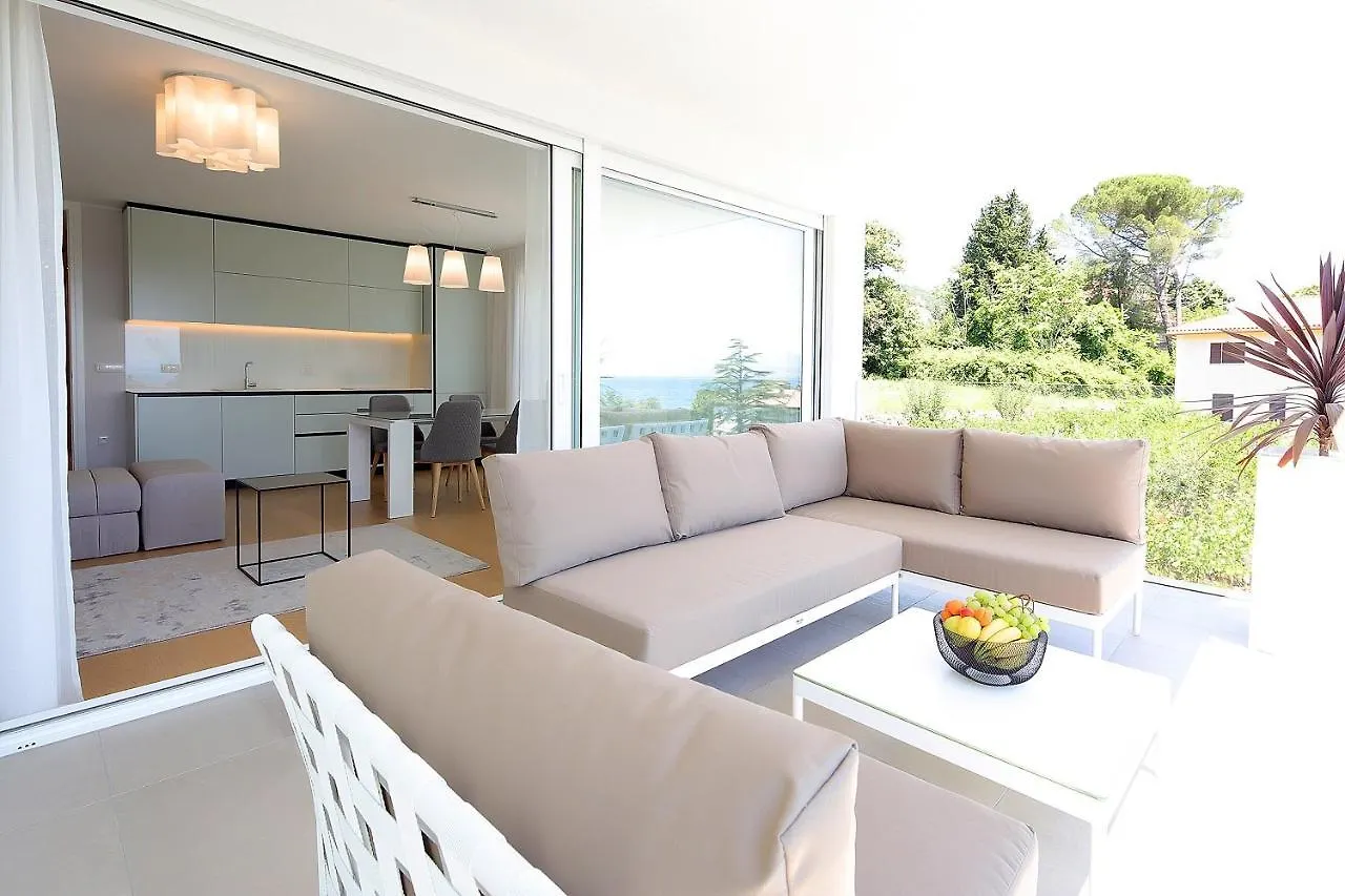 New Apartment With Swimming Pool Near The Beach Ičići
