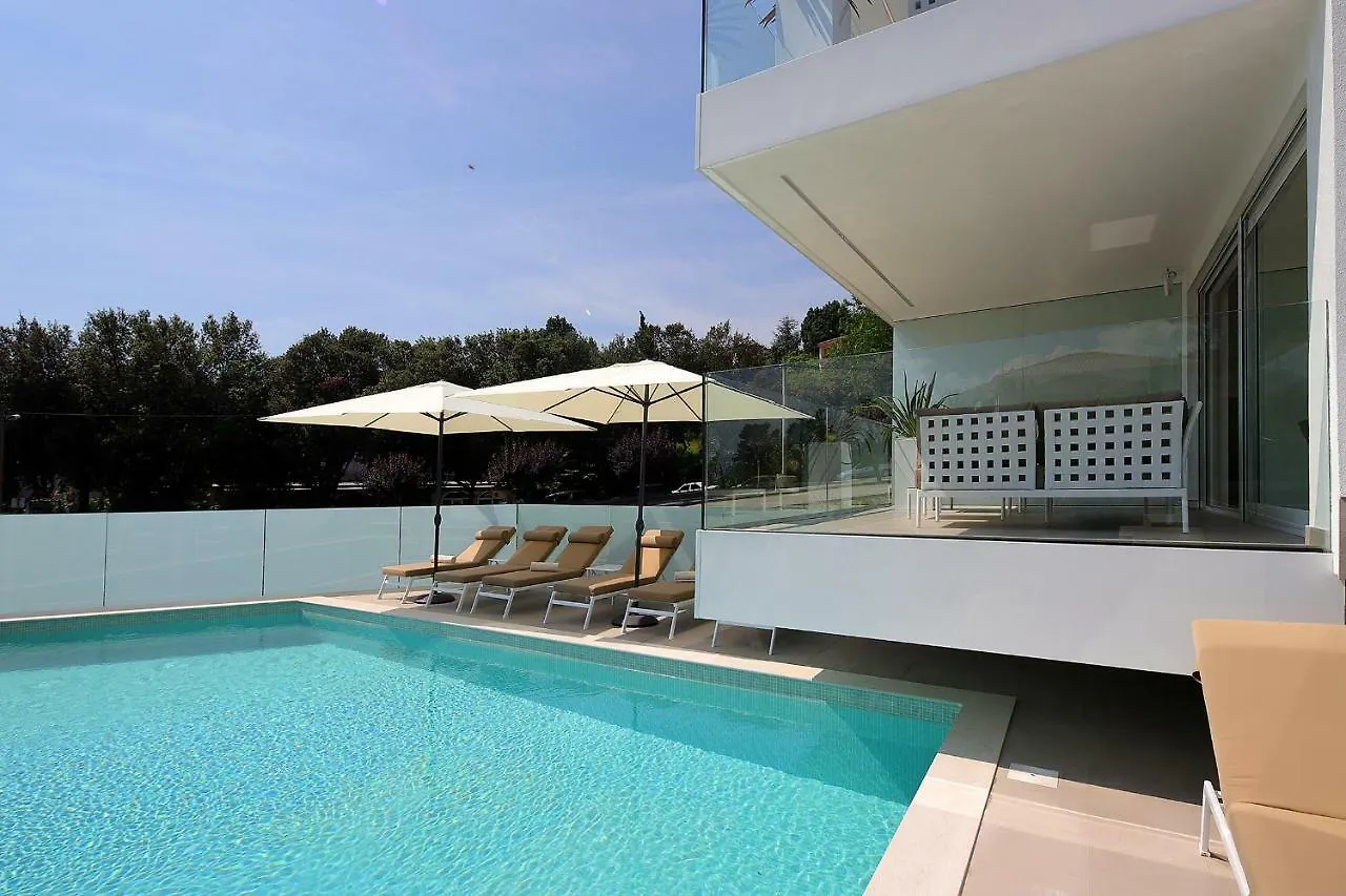 New Apartment With Swimming Pool Near The Beach Ičići Horvátország