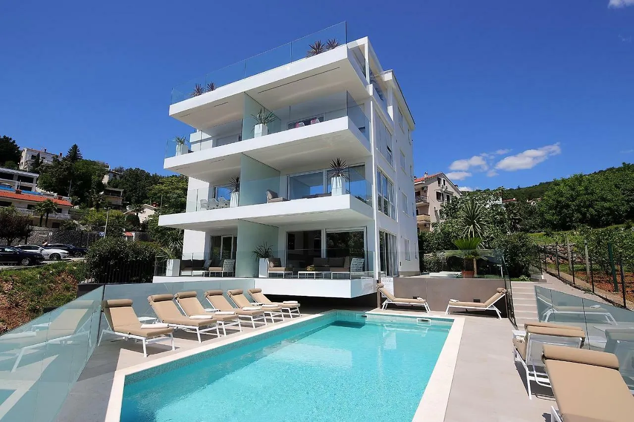 New Apartment With Swimming Pool Near The Beach Ičići 0*,