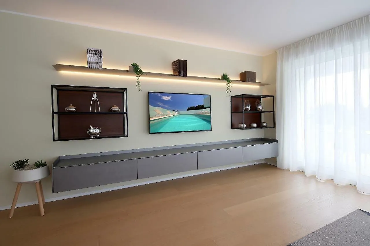 New Apartment With Swimming Pool Near The Beach Icici