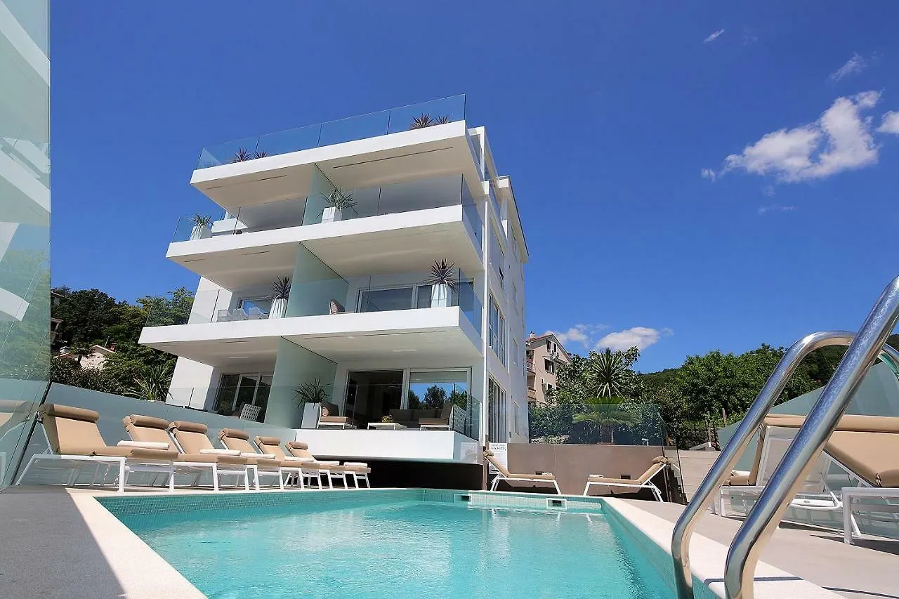 New Apartment With Swimming Pool Near The Beach Ičići