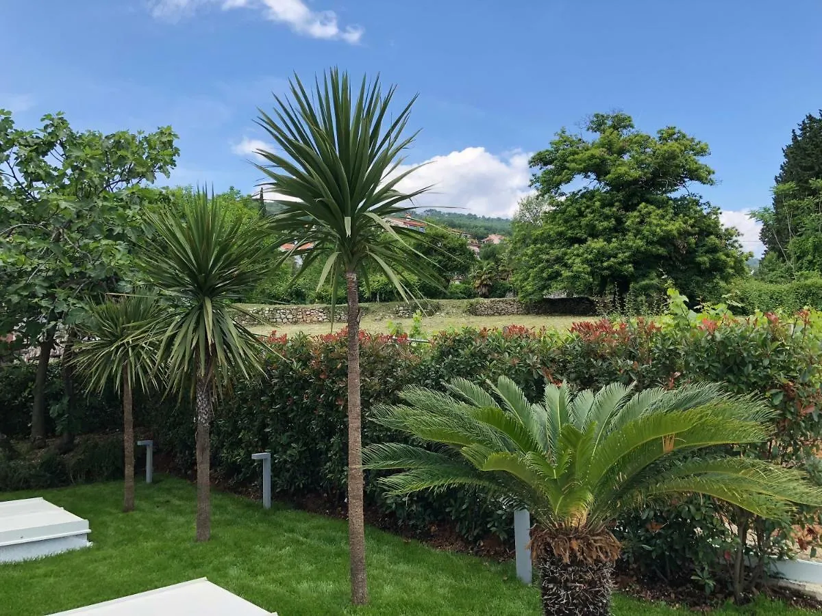 New Apartment With Swimming Pool Near The Beach Ičići
