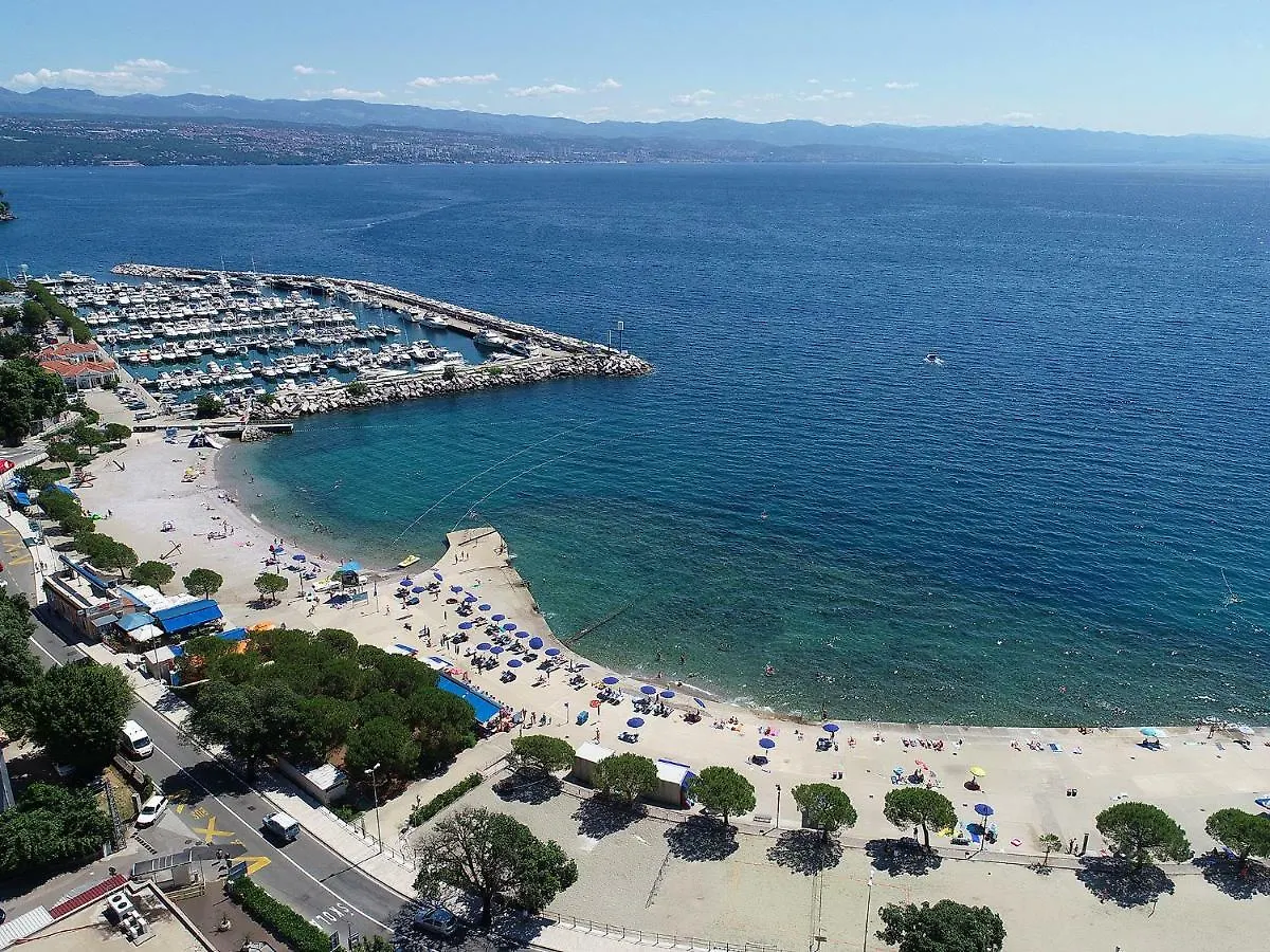 New Apartment With Swimming Pool Near The Beach Ičići 크로아티아